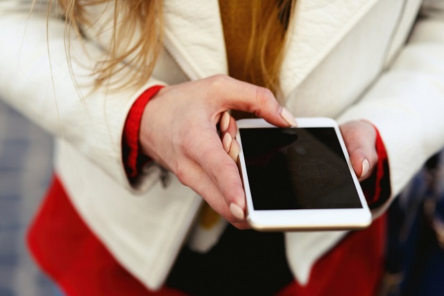 telefon v ruce